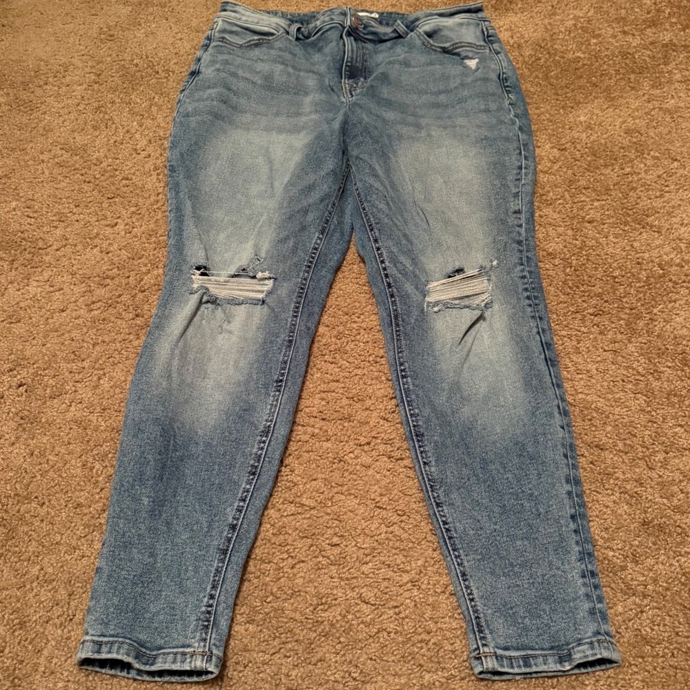 Maurices M Jeans Womens XL Short Super Skinny Ankle Mid Rise Distressed Denim